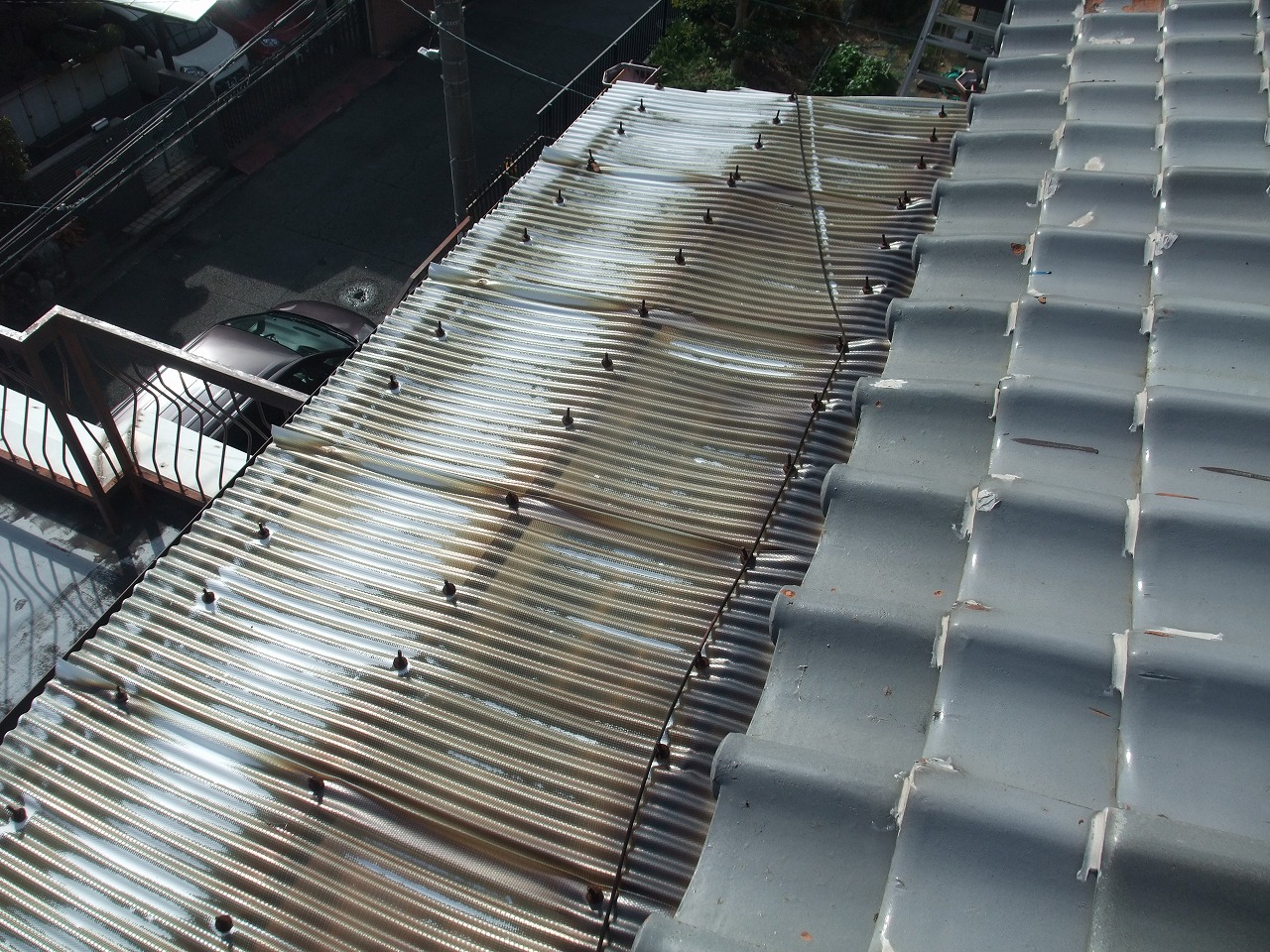 奈良市中山町で無料点検、傷んだ波板屋根