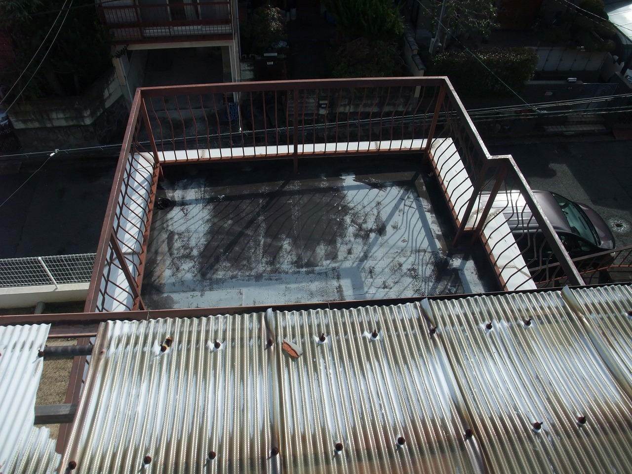 奈良市中山町で無料点検、割れた波板屋根