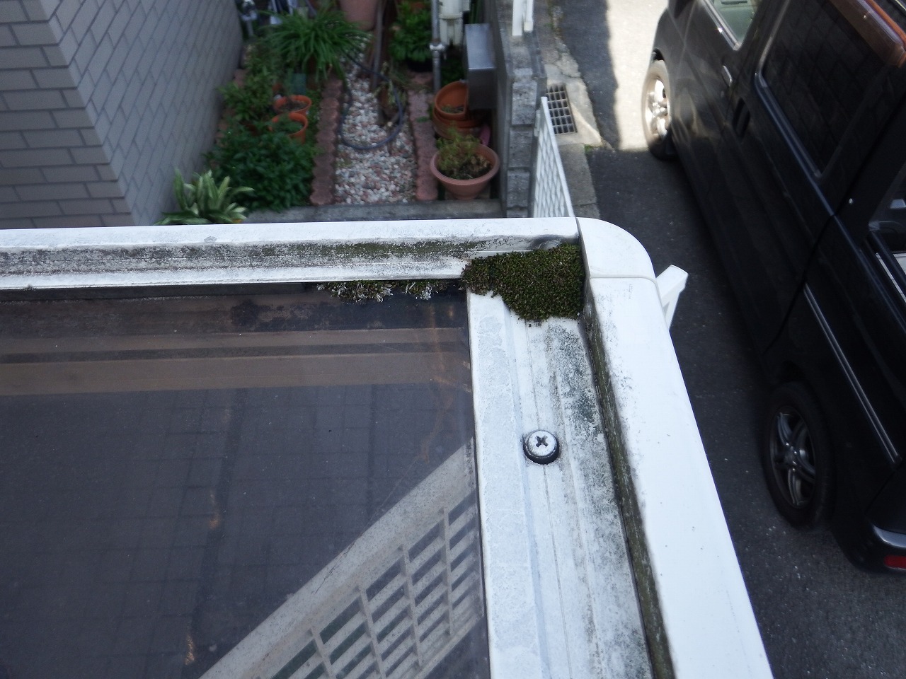 奈良市出屋敷町の雨漏りのカーポート屋根