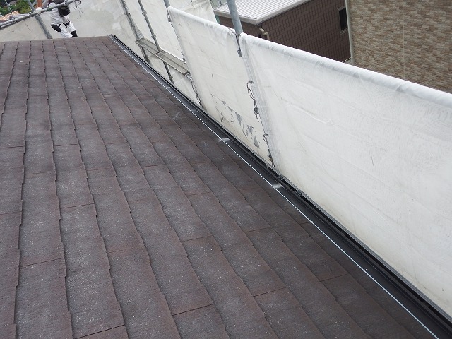 生駒市で割れたカラーベスト屋根の補修メンテナンス