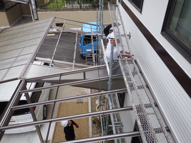 生駒市で外壁サイディングをシリコン塗料を使って塗装工事の完成です