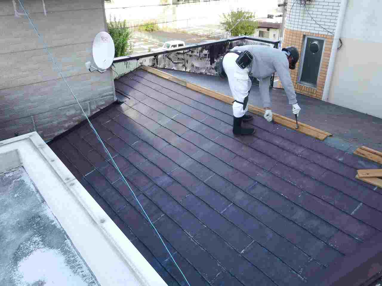 奈良県三郷町でカラーベスト屋根をスーパーガルテクトで葺き替え工事