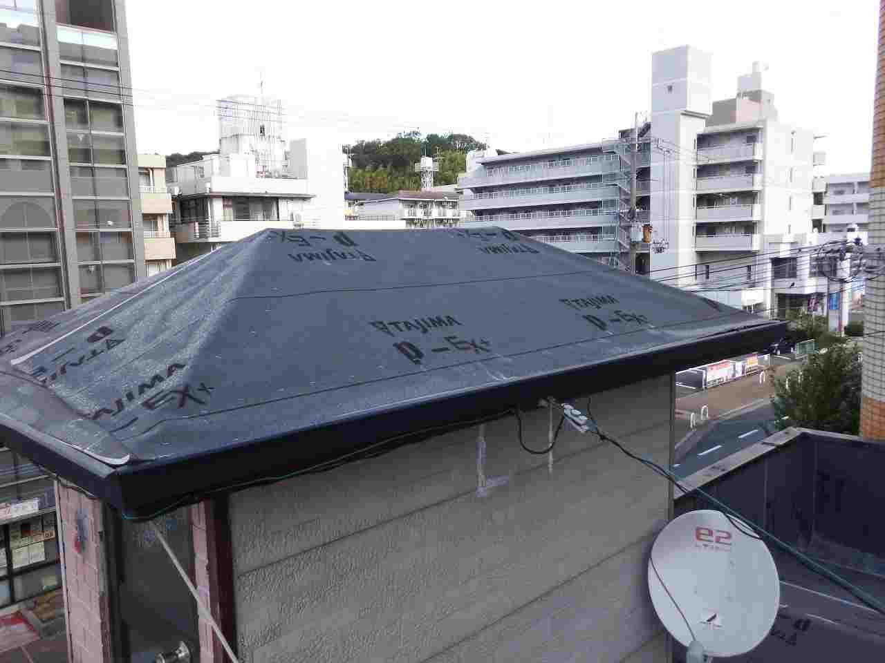 奈良県三郷町で小屋根の防水紙設置