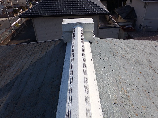 奈良市東登美ケ丘の築32年のスレート屋根、換気棟
