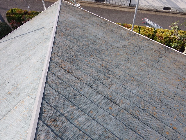 奈良市東登美ケ丘のスレート屋根の棟板金、現調