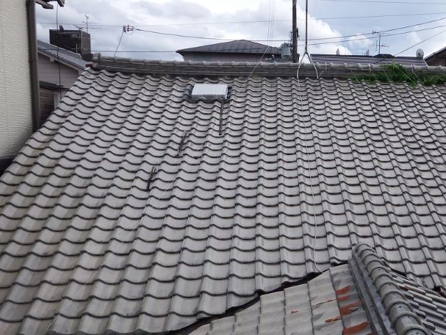 奈良市川久保町の使われていない雨漏りの天窓