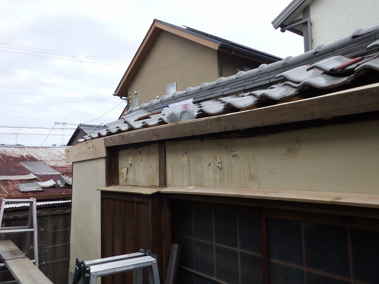 奈良市川久保町の崩れた瓦屋根補修