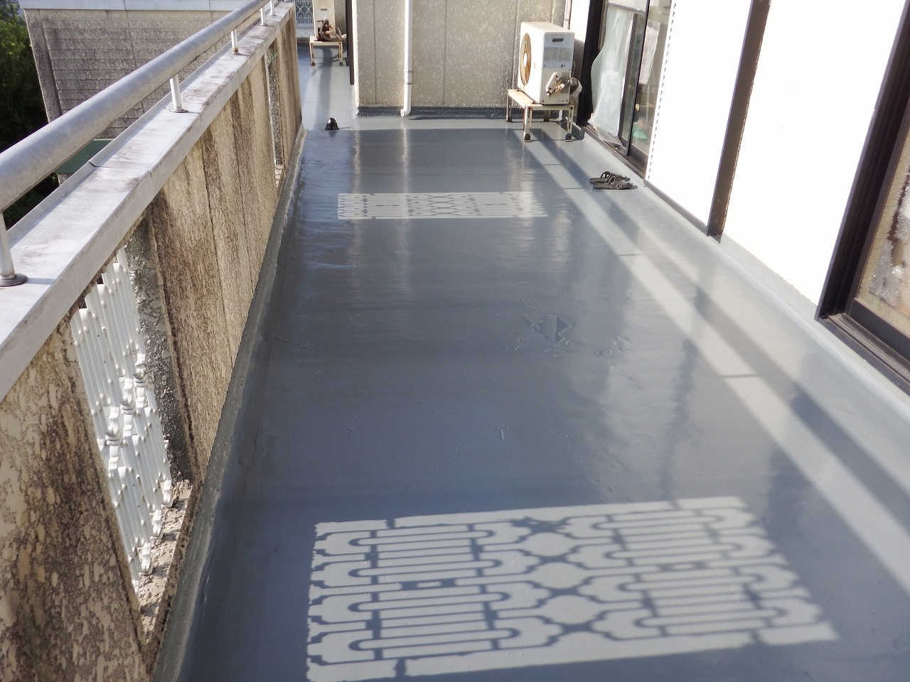 生駒市のバルコニーの床面、防水工事完成