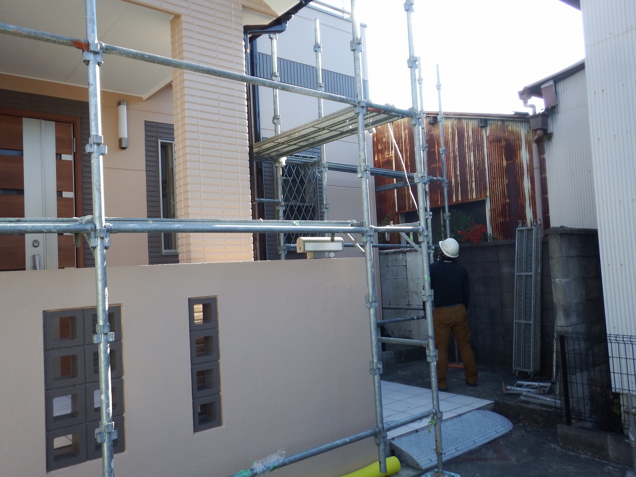 奈良市の外壁塗装工事現場、足場解体