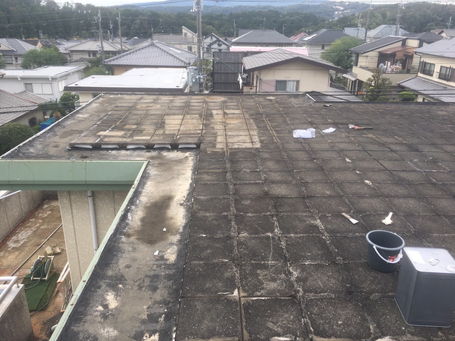 生駒市の屋上の防水工事は通気緩衝工法によるウレタン防水を選択