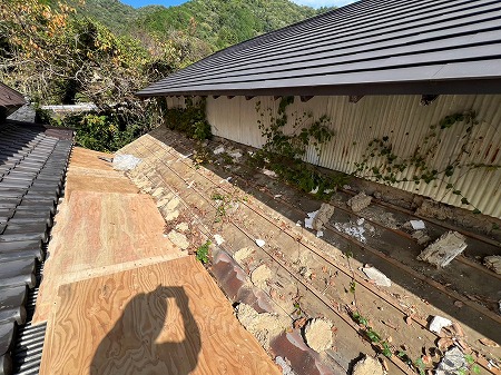 既存和瓦撤去