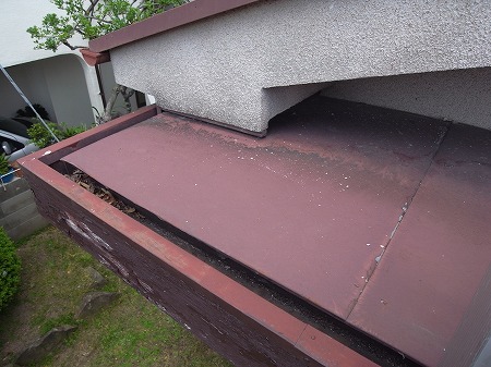 下屋根板金の劣化状況