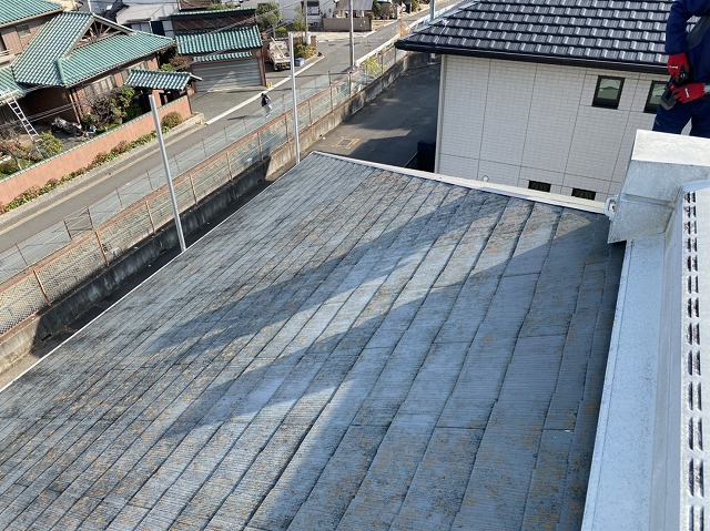 奈良市東登美ケ丘のカバー工法による屋根工事、施工前