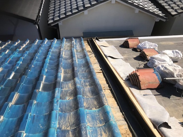 奈良市の瓦屋根の取り合い部分