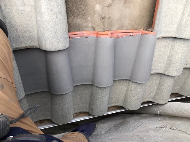 斑鳩町で乾式工法で施工されている瓦屋根