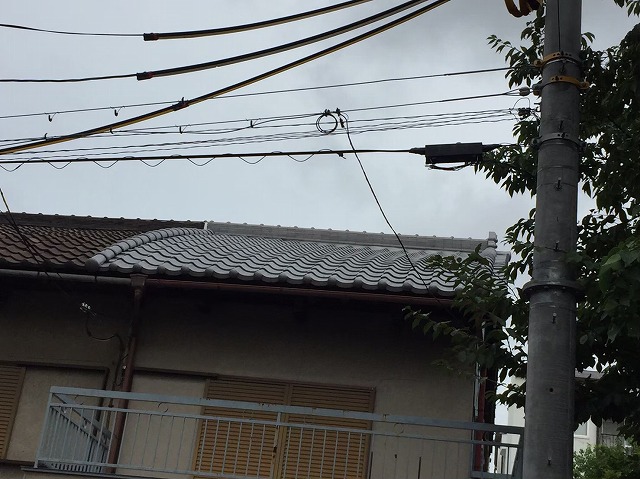 奈良市の長屋の葺き替え工事が完了した様子