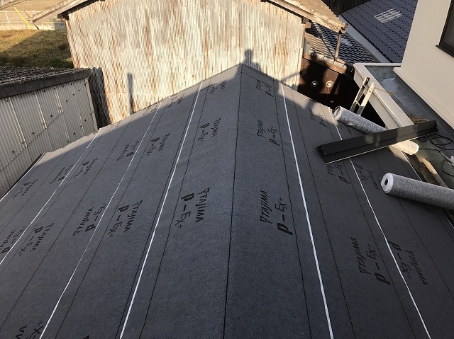 ルーフィングを設置した屋根