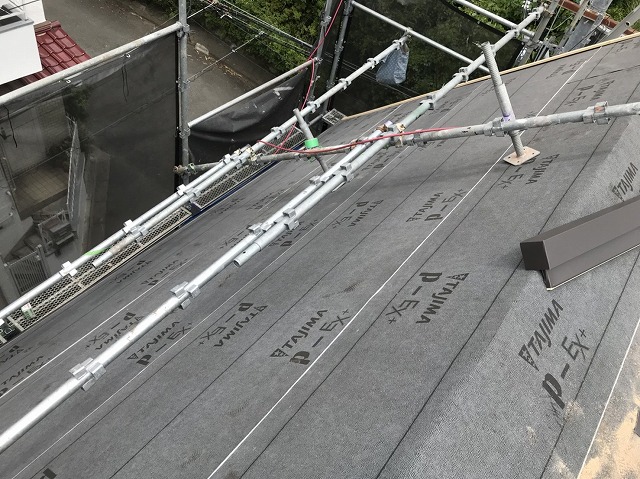 防水紙設置の屋根の様子
