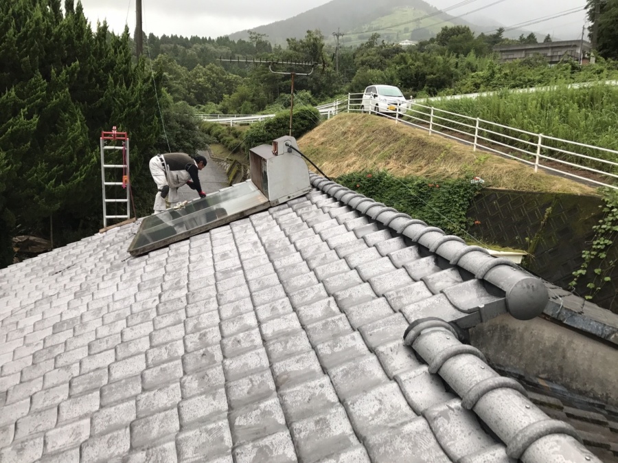 新和瓦設置の屋根