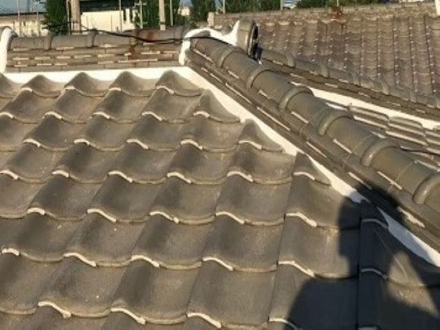 橿原市で大屋根の漆喰詰め直し完成