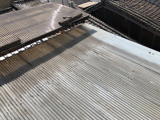 奈良市のトタン屋根