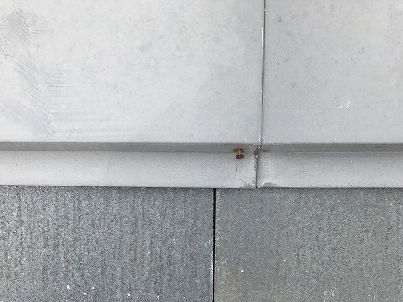 壁際板金の留め部