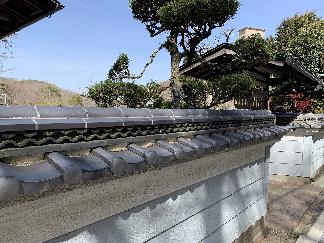 平群町　擁壁瓦にSOS！砂の流出や隅巴の突出など、落下の危険を防ぐ積み直し提案【ブログ】