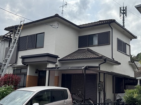 2階建てセメント瓦葺