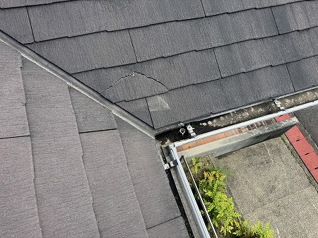 香芝市で築20年の平屋を屋根点検！カラーベストのズレと割れの原因は？