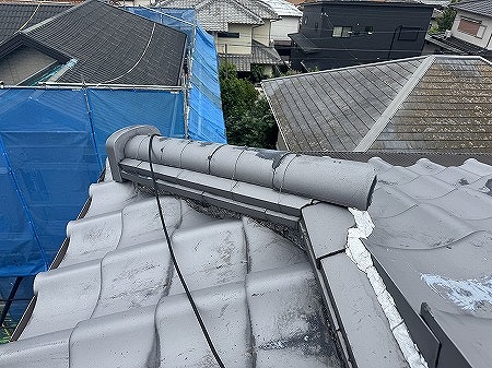 入母屋部漆喰割れ