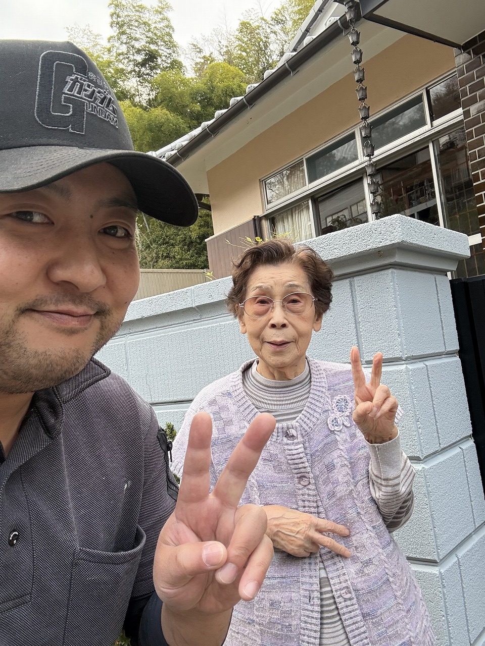 三郷町　友達の擁壁塗装を見てご依頼を頂き施工しましたS様の声を頂戴しました。【お客様の声】