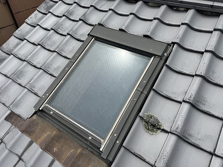 奈良市で不具合の天窓を点検！ベルックス製の電動天窓交換を提案