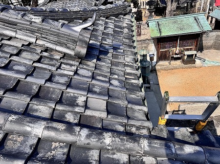 生駒市のお寺で雨漏り点検！築70年の瓦屋根に潜む危険と葺き替えのご提案